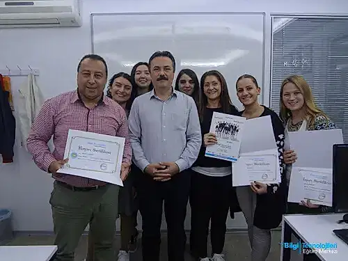 sosyal medya yönetimi eğitimi