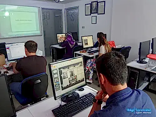 web tasarım kursu fiyatları