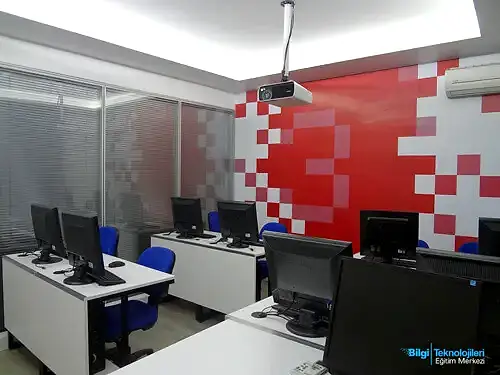 Bilgi Teknolojileri Eğitim Merkezi Derslik 3